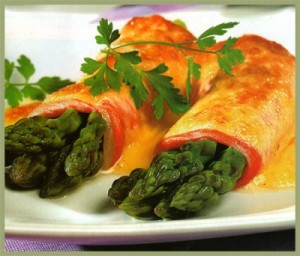 Espárragos con salmón
